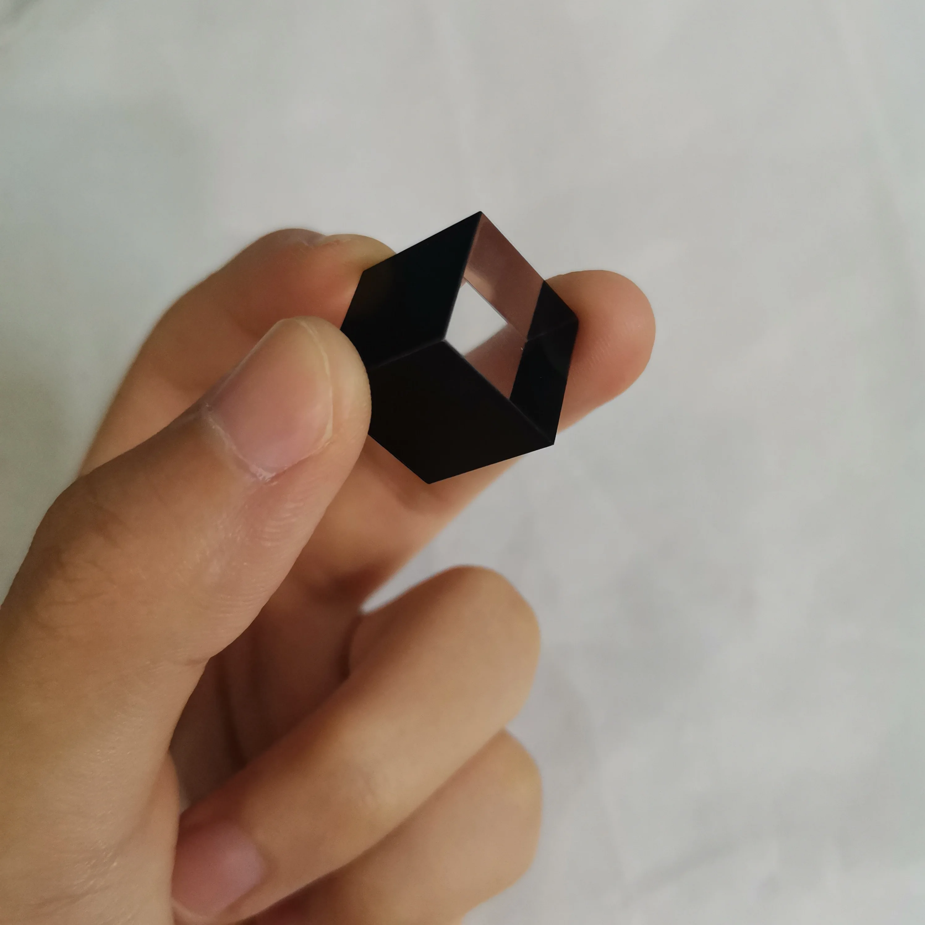 15* 15 * 15MM Cubic Splitting Prism Antireflection Two-Reflective Eight-Transparent 20 To 80 Black Prism Cute Light
15* 15 * 15MM Cubic Splitting Prism Antireflection Two-Reflective Eight-Transparent 20 To 80 Black Prism Cute Light