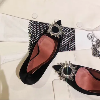 Shoes Woman Crystal Shiny High Heels New Trend Chaussures Femme Pointy Sexy Tacones Mujer Autumn Stiletto Pumps Women Shoes 
Shoes Woman Crystal Shiny High Heels New Trend Chaussures Femme Pointy Sexy Tacones Mujer Autumn Stiletto Pumps Women Shoes