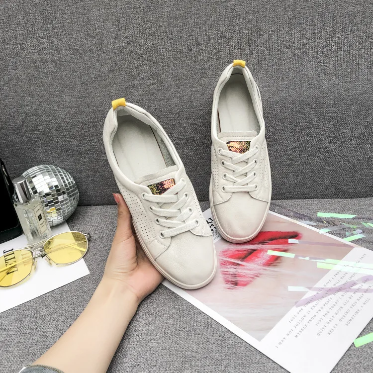 White Shoes Women's 2019 Summer Versatile Breathable Hollow out Flat Genuine Leather Casual Summer Large Size WOMEN'S Shoes 40-4
White Shoes Women's 2019 Summer Versatile Breathable Hollow out Flat Genuine Leather Casual Summer Large Size WOMEN'S Shoes 40-4
