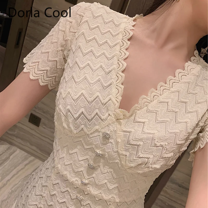 New Fashion 2021 Summer Lace Knitted Women Mini Dress Luxury Buttons Slim Short Sleeve Sexy V-neck Office Lady's Casual Dresses
New Fashion 2021 Summer Lace Knitted Women Mini Dress Luxury Buttons Slim Short Sleeve Sexy V-neck Office Lady's Casual Dresses