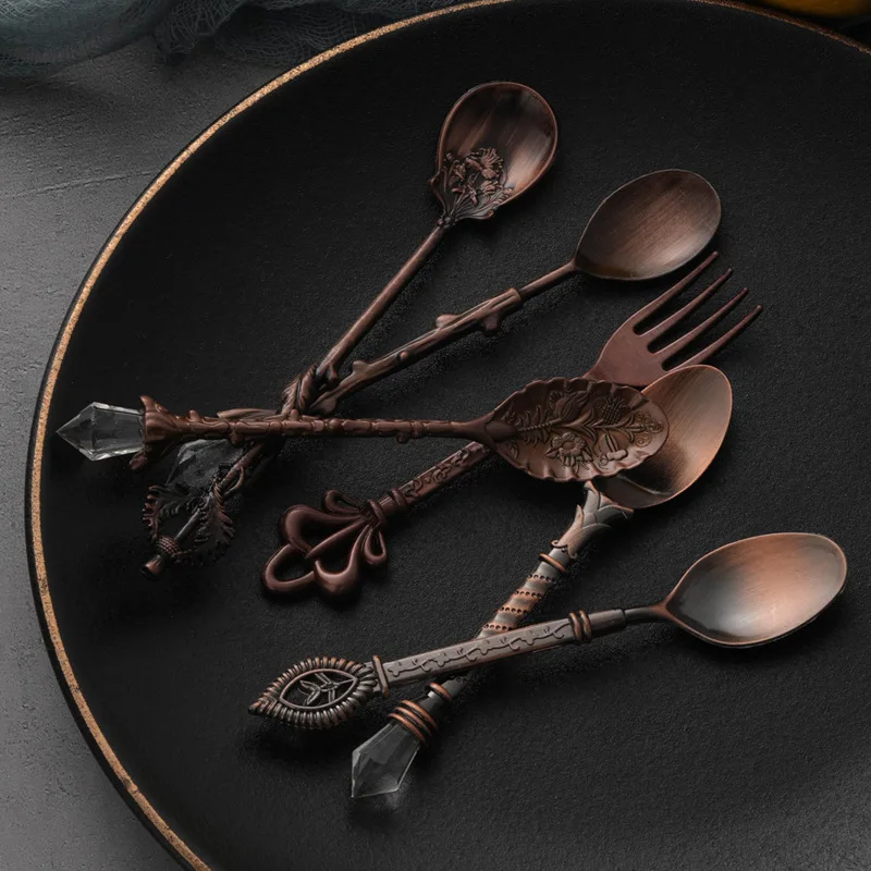 6Pcs/set Vintage Spoons Fork Mini Royal Style Metal Gold Carved Coffee Snacks Fruit Prikkers Dessert Fork Kitchen Tool Teaspoon
6Pcs/set Vintage Spoons Fork Mini Royal Style Metal Gold Carved Coffee Snacks Fruit Prikkers Dessert Fork Kitchen Tool Teaspoon