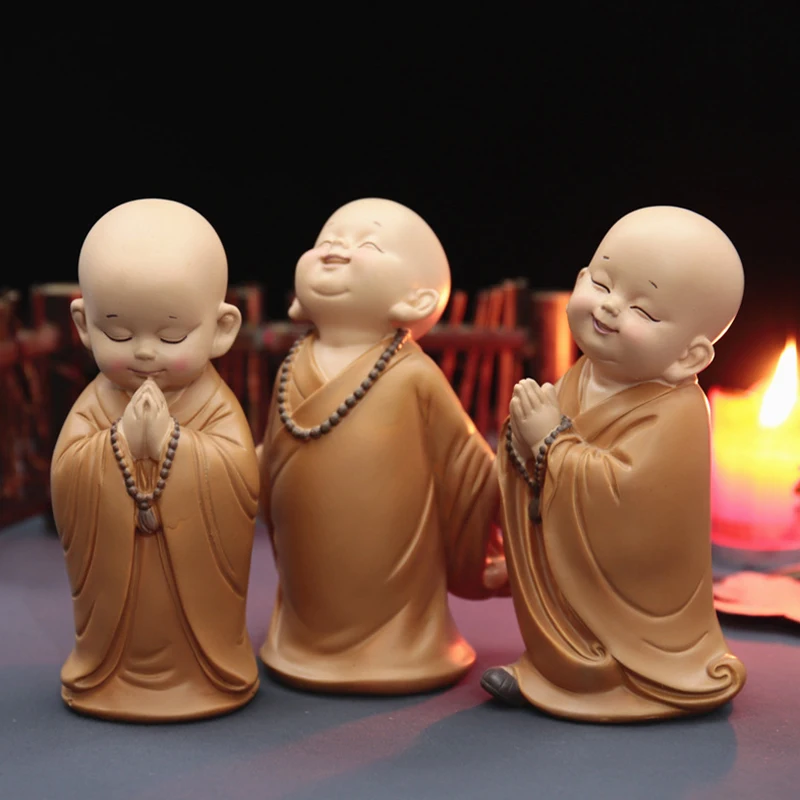 Фото Маленькая фотостатуя китайского Будды куклы ручной работы из смолы скульптура