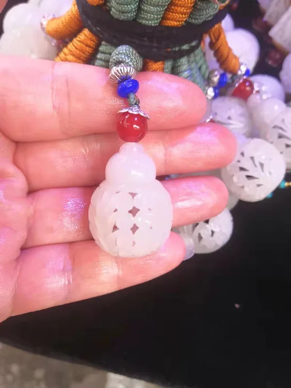 100% natural hetian White jade Pendants Handcarved hollow Pendant jade pendant men women pendants jade gift for friends jewelry 
100% natural hetian White jade Pendants Handcarved hollow Pendant jade pendant men women pendants jade gift for friends jewelry