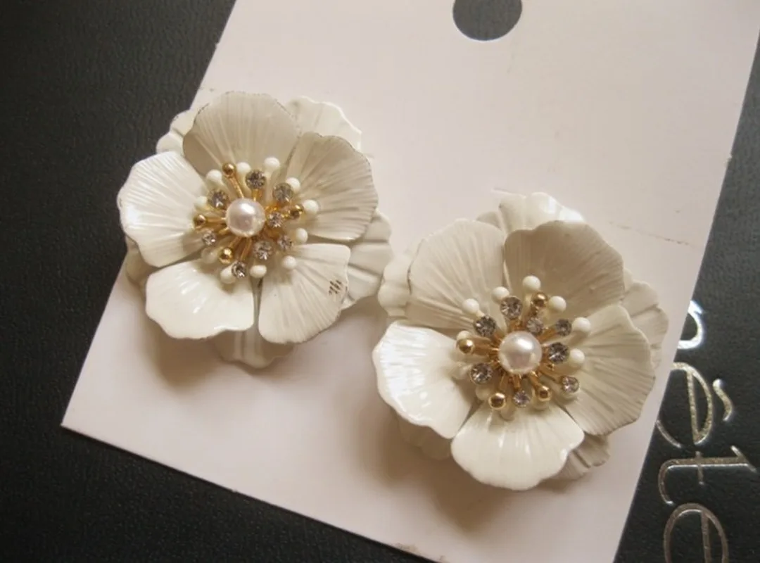 2020 Wholesale European and American Exaggerated Multi-layer Flower Earrings Female Dripping Fashion Earrings Boho Style
2020 Wholesale European and American Exaggerated Multi-layer Flower Earrings Female Dripping Fashion Earrings Boho Style