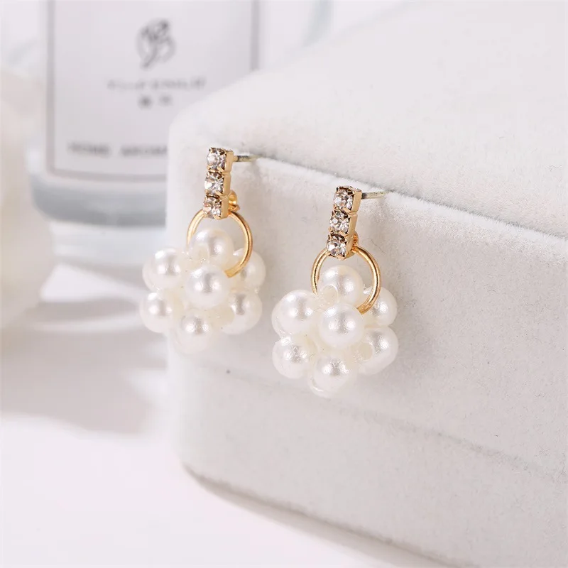 

Korean Version Hot Selling Temperament Earrings Sweet Ya Jin Pearl Earrings Stud Trend Lady Drop Wholesale Tassel Earrings