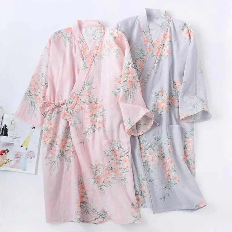 Ladies Kimono Japanese Yukata Nightgown Spring and Summer Flowers Cotton Kimono Cardigan Bathrobes Loose Homewear Roupa Feminina 
Ladies Kimono Japanese Yukata Nightgown Spring and Summer Flowers Cotton Kimono Cardigan Bathrobes Loose Homewear Roupa Feminina