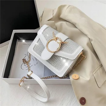 Female bag Korean shoulder bag female new fashion lock small square bag diamond crossbody bag simple PU female bag
Female bag Korean shoulder bag female new fashion lock small square bag diamond crossbody bag simple PU female bag
