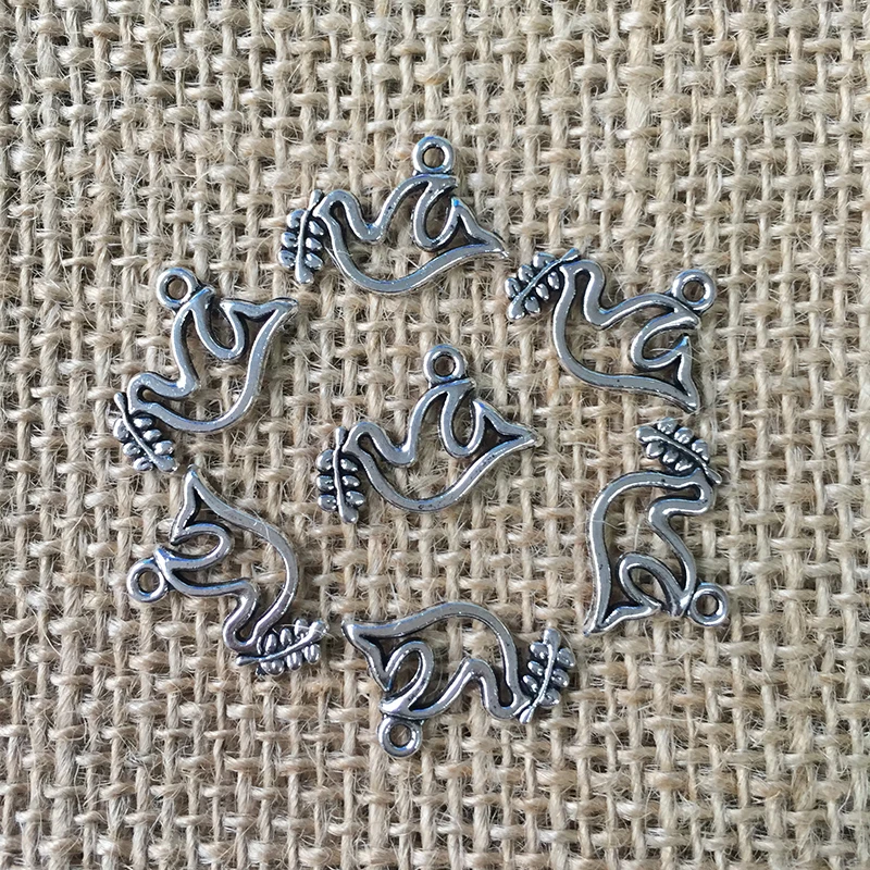68 Pcs/lot 19x13mm Peace Birds Charms for Jewelry Making Antique Silver Plated Pendant for DIY Necklace Bracelet Earrings A038
68 Pcs/lot 19x13mm Peace Birds Charms for Jewelry Making Antique Silver Plated Pendant for DIY Necklace Bracelet Earrings A038