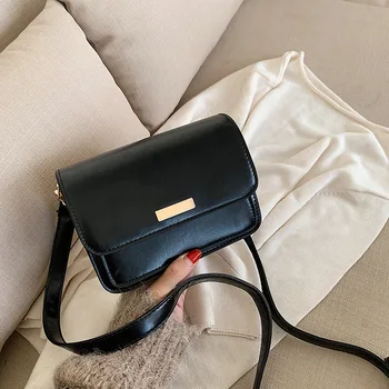 Small square bag female 2020 new Korean retro Hong Kong style small square bag fashion wild shoulder messenger
Small square bag female 2020 new Korean retro Hong Kong style small square bag fashion wild shoulder messenger