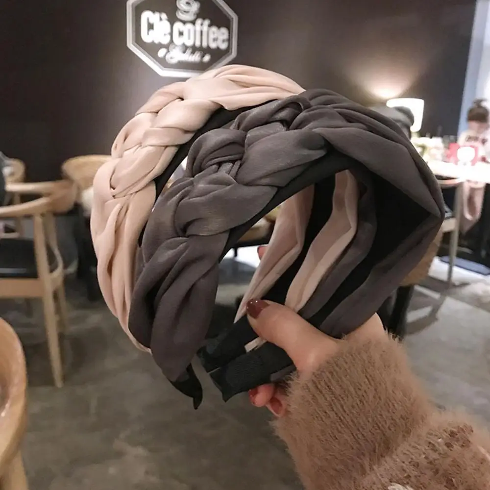 New Cute Headwrap Girl Twisted Knotted Ladies Headwear Wide Headband Children Kids Hair Accessories Women Solid Nylon
New Cute Headwrap Girl Twisted Knotted Ladies Headwear Wide Headband Children Kids Hair Accessories Women Solid Nylon
