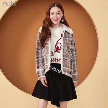 ARTKA 2020 Winter New Women Woolen Coat Vintage Houndstooth Lambswool Thicken Warm Woolen Coat Loose Woolen Outerwear WA25004D
ARTKA 2020 Winter New Women Woolen Coat Vintage Houndstooth Lambswool Thicken Warm Woolen Coat Loose Woolen Outerwear WA25004D