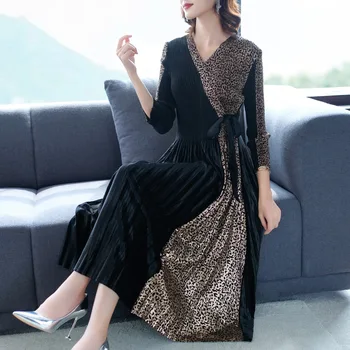 Dress Women New Arrival 2019 Autumn Plus Size Fashion Gold Velvet Leopard Print V Neck Three Quarter Sleeve Slim Pleated Dress
Dress Women New Arrival 2019 Autumn Plus Size Fashion Gold Velvet Leopard Print V Neck Three Quarter Sleeve Slim Pleated Dress