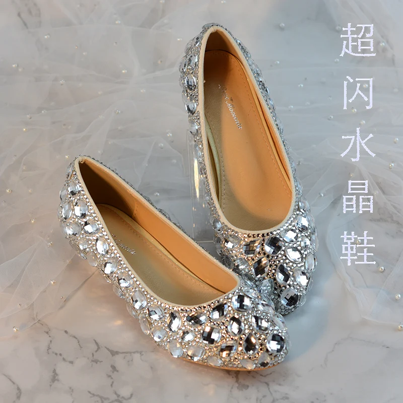 Spring new crystal low-heeled flat white bridal diamond wedding shoes large size shallow mouth banquet dress single shoes women 
Spring new crystal low-heeled flat white bridal diamond wedding shoes large size shallow mouth banquet dress single shoes women