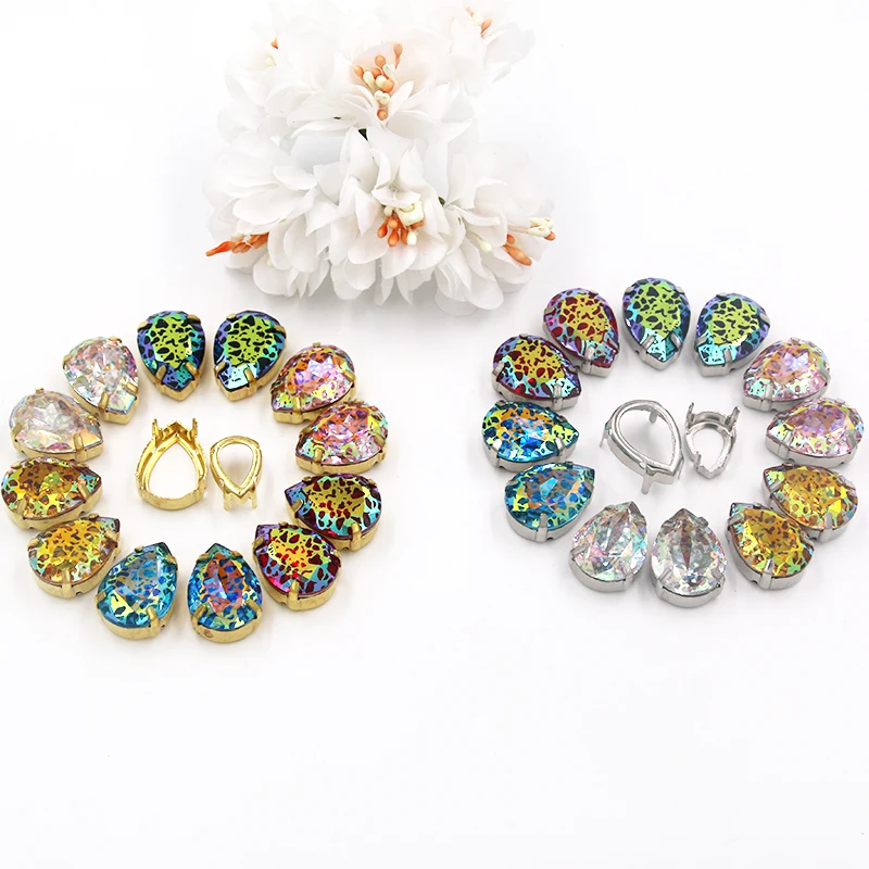 12pcs/bag Teardrop shape Glass Crystal rhinestones with sewing hollow base Copper rust white series for clothing
12pcs/bag Teardrop shape Glass Crystal rhinestones with sewing hollow base Copper rust white series for clothing