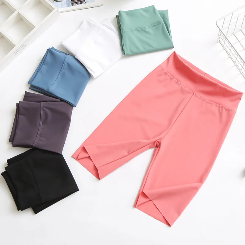 Girls five-point pants summer thin high waist children's tight sports girl leggings
Girls five-point pants summer thin high waist children's tight sports girl leggings