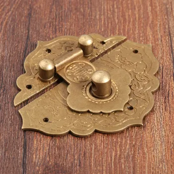 1Pc Antique Brass Box Hasp Latches Chinese Old Lock Catch for Jewelry Suitcase Buckle Clip Clasp Kitchen Cupboards 54*46mm
1Pc Antique Brass Box Hasp Latches Chinese Old Lock Catch for Jewelry Suitcase Buckle Clip Clasp Kitchen Cupboards 54*46mm