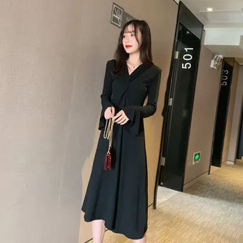 Knitting Dress Women 2020 Autumn Winter V-Neck Flare Sleeve Elastic Waist Slim Midi Clothes Chic Dresses Temperament Office Lady
Knitting Dress Women 2020 Autumn Winter V-Neck Flare Sleeve Elastic Waist Slim Midi Clothes Chic Dresses Temperament Office Lady