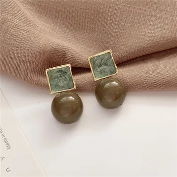 2020 Temperament Beautiful Colorful Round Acrylic Small Stud Earrings Fashion Sweet Korean Girl Women's Jewelry Accessories
2020 Temperament Beautiful Colorful Round Acrylic Small Stud Earrings Fashion Sweet Korean Girl Women's Jewelry Accessories