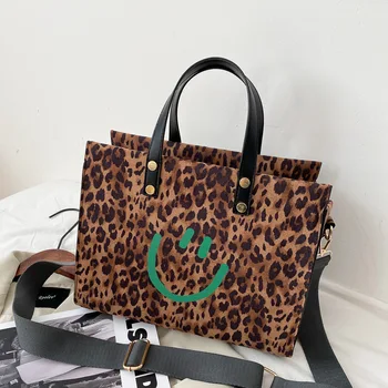 Original Design Large Capacity Handbag 2020 HOT Autumn And Winter Zebra Pattern Shoulder Bag Messenger Bag Tote Bag
Original Design Large Capacity Handbag 2020 HOT Autumn And Winter Zebra Pattern Shoulder Bag Messenger Bag Tote Bag
