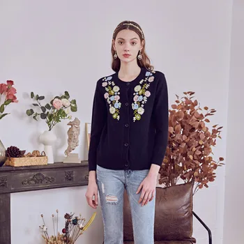 Fashion Flower Cardigan Women 2020 Autumn Embroidery FLoral Round Neck Black Knitted Sweater Cardigan Top
Fashion Flower Cardigan Women 2020 Autumn Embroidery FLoral Round Neck Black Knitted Sweater Cardigan Top