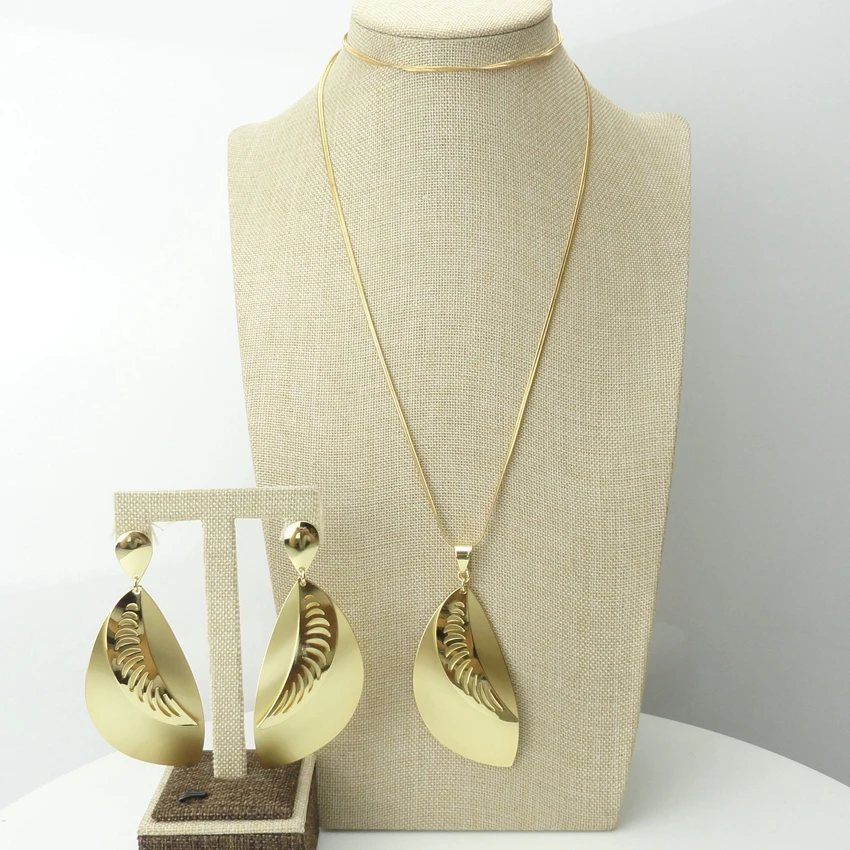 Yuminglai 2019 Simple Geometric Design Luxury Dubai Jewelry for Women Pendant and Earrings African Jewelries FHK6918
Yuminglai 2019 Simple Geometric Design Luxury Dubai Jewelry for Women Pendant and Earrings African Jewelries FHK6918