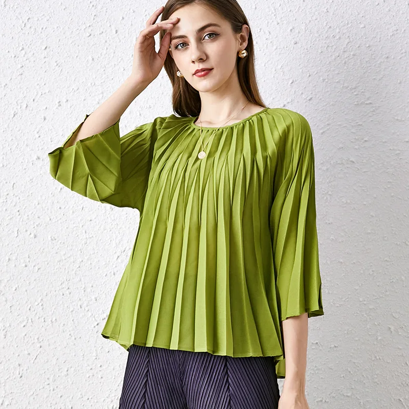 Female T-shirt Women Plus Size 2020 Spring Summer Three-dimensional Sense Pleated Round Neck 3/4 Sleeves Loose Thin Women Tops
Female T-shirt Women Plus Size 2020 Spring Summer Three-dimensional Sense Pleated Round Neck 3/4 Sleeves Loose Thin Women Tops