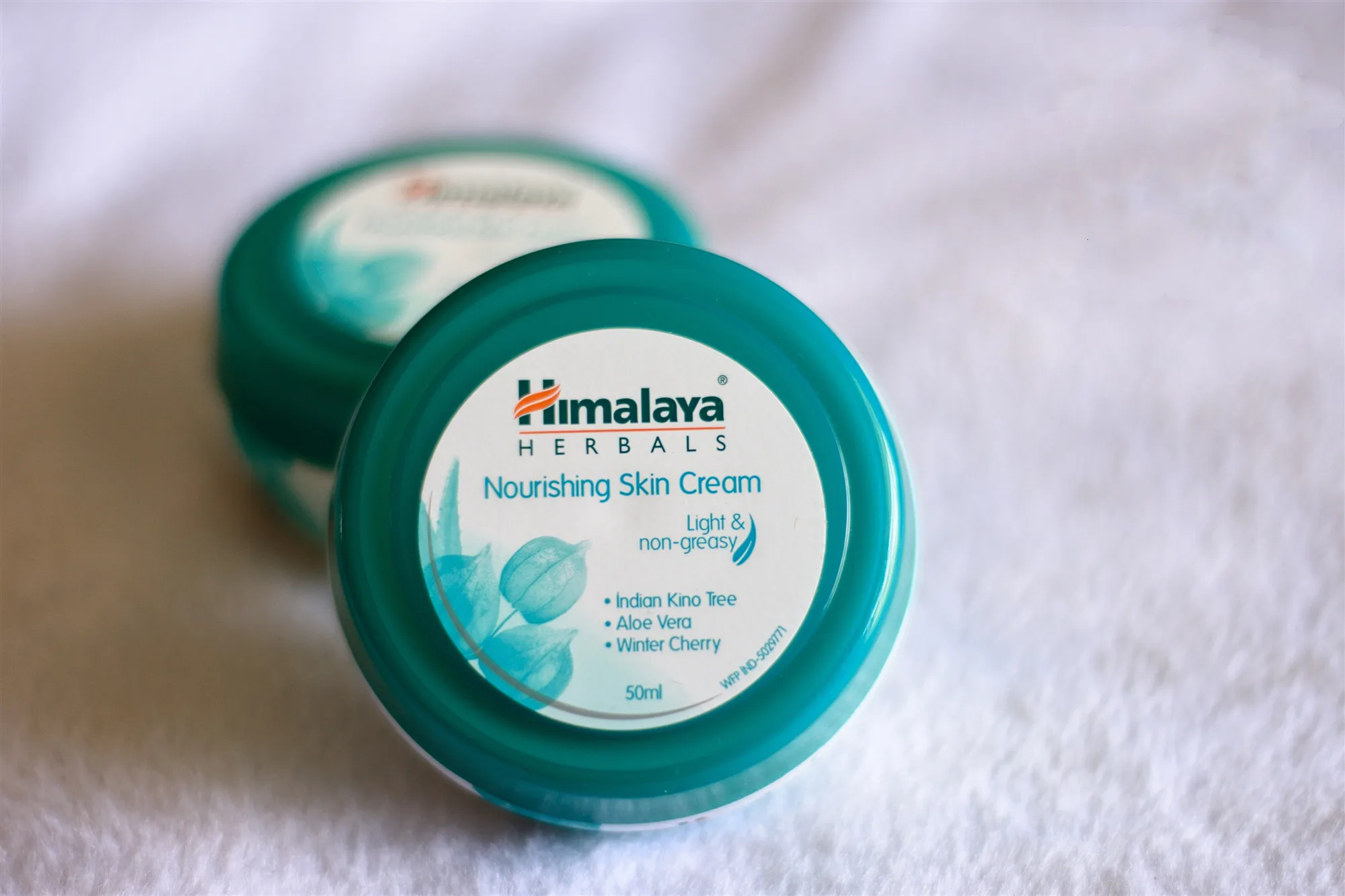 himalaya moisturizer for oily skin