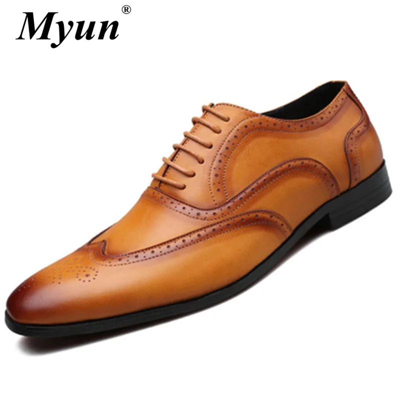 New Pointed Toe Leather Brogue Mens Flats Shoes Casual British Style Men Oxfords Fashion Brand Dress Shoes For Men Size 38-48
New Pointed Toe Leather Brogue Mens Flats Shoes Casual British Style Men Oxfords Fashion Brand Dress Shoes For Men Size 38-48