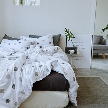 230TC cotton Dots Duvet Cover Set ,INS Bedding Set Quilt Cover Bed Sheet 220x240cm King Size Single Double Queen Bed Linens 
230TC cotton Dots Duvet Cover Set ,INS Bedding Set Quilt Cover Bed Sheet 220x240cm King Size Single Double Queen Bed Linens