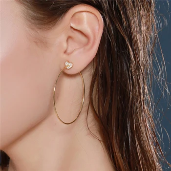 1pair Women's Sweetheart asymmetric star 18k Gold plated tide CZ Micro Paved Circle Stud Earrings 
1pair Women's Sweetheart asymmetric star 18k Gold plated tide CZ Micro Paved Circle Stud Earrings