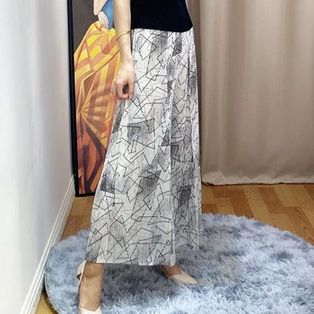 Summer thin trousers printed draped ninth pants Miyak fold Fashion large size loose loose geometric print wide leg pants women 8 
Summer thin trousers printed draped ninth pants Miyak fold Fashion large size loose loose geometric print wide leg pants women 8