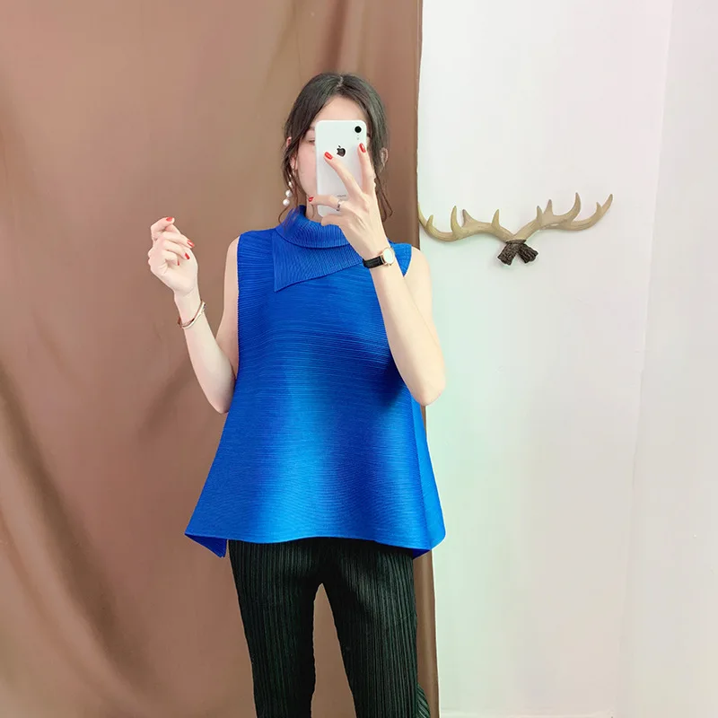 Plus Size Tank Tops Women 2019 New Turtleneck Sleeveless Elastic Miyake Pleated Solid Color Loose Vest T-Shirts Female
Plus Size Tank Tops Women 2019 New Turtleneck Sleeveless Elastic Miyake Pleated Solid Color Loose Vest T-Shirts Female