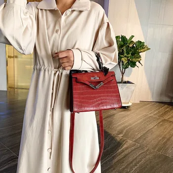 Small Bag Women, Fall 2020 New Retro shi tou wen Hand Bag Korean Version of the Shoulder Shoulder Bag
Small Bag Women, Fall 2020 New Retro shi tou wen Hand Bag Korean Version of the Shoulder Shoulder Bag