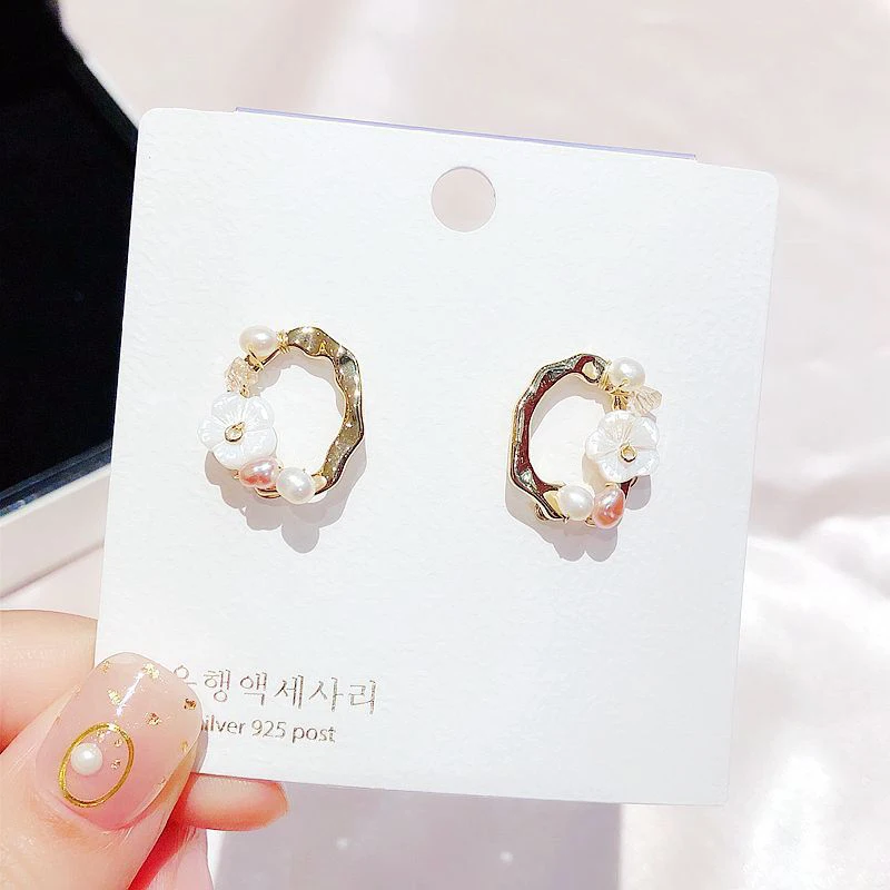 Korean Style Handmade Geometric Stud Earrings Gold Color Shell Flower Freshwater Pearl Earrings Women Jewelry
Korean Style Handmade Geometric Stud Earrings Gold Color Shell Flower Freshwater Pearl Earrings Women Jewelry