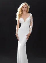 V-Neck frosted evening dress with long sleeves robe soiree Sweep Train lace cut out back Prom Dress white lady skirt
V-Neck frosted evening dress with long sleeves robe soiree Sweep Train lace cut out back Prom Dress white lady skirt