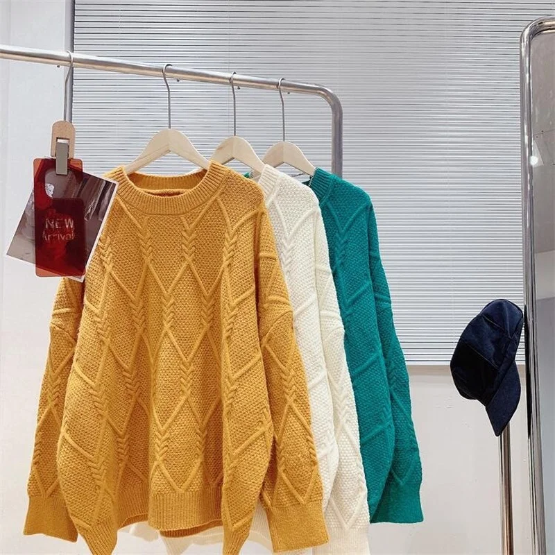 Plus Size Sweater Long Solid Color Argyle Plaid Pullover Knitted Women Oversized Sweater Korean Fashion Loose Long Sweater Top
Plus Size Sweater Long Solid Color Argyle Plaid Pullover Knitted Women Oversized Sweater Korean Fashion Loose Long Sweater Top