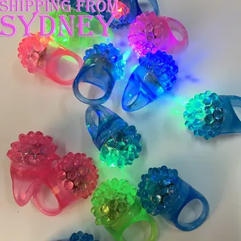 20x Led Flashing Strawberry Finger Rings Beams Lights Glow In the dark Party Toy Led Rubber Rings For Party Favors Jelly Bubble
20x Led Flashing Strawberry Finger Rings Beams Lights Glow In the dark Party Toy Led Rubber Rings For Party Favors Jelly Bubble