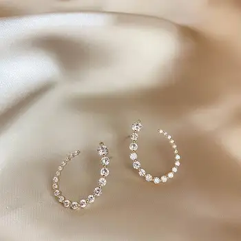 Delicate U Shaped Zircon Earrings Top Design 2020 New Fashion Jewelry Korean Style Simple Earrings Bijoux Birthday Gifts
Delicate U Shaped Zircon Earrings Top Design 2020 New Fashion Jewelry Korean Style Simple Earrings Bijoux Birthday Gifts