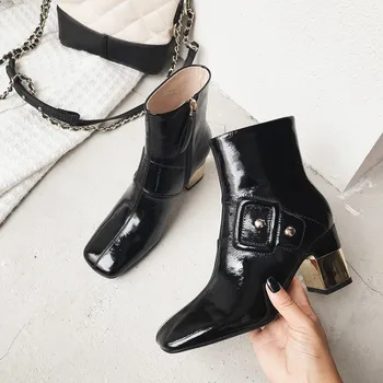GPOKHDS 2020 women ankle boots soft Cow leather black color winter short plush buckle strap high heels female boots dress party
GPOKHDS 2020 women ankle boots soft Cow leather black color winter short plush buckle strap high heels female boots dress party
