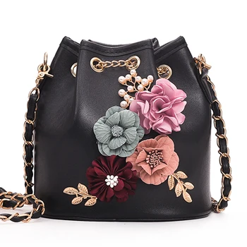 Handmade Flowers Women Bucket Bags Small Leather Female Shoulder Bags With Chain Drawstring Small Ladies' Pearl Cross Body Bags 
Handmade Flowers Women Bucket Bags Small Leather Female Shoulder Bags With Chain Drawstring Small Ladies' Pearl Cross Body Bags