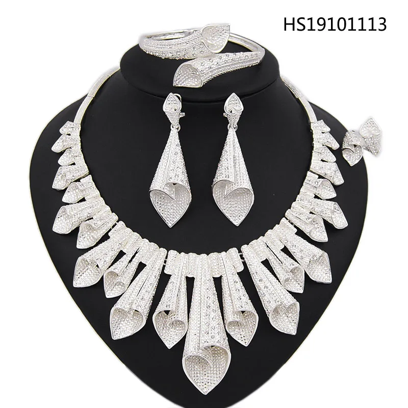 Yulaili New Dubai Jewelry Sets for Women Zircon Crystal Necklace Earrings Bracelet Ring Nigeria Wedding Party Bijoux Wholesale
Yulaili New Dubai Jewelry Sets for Women Zircon Crystal Necklace Earrings Bracelet Ring Nigeria Wedding Party Bijoux Wholesale