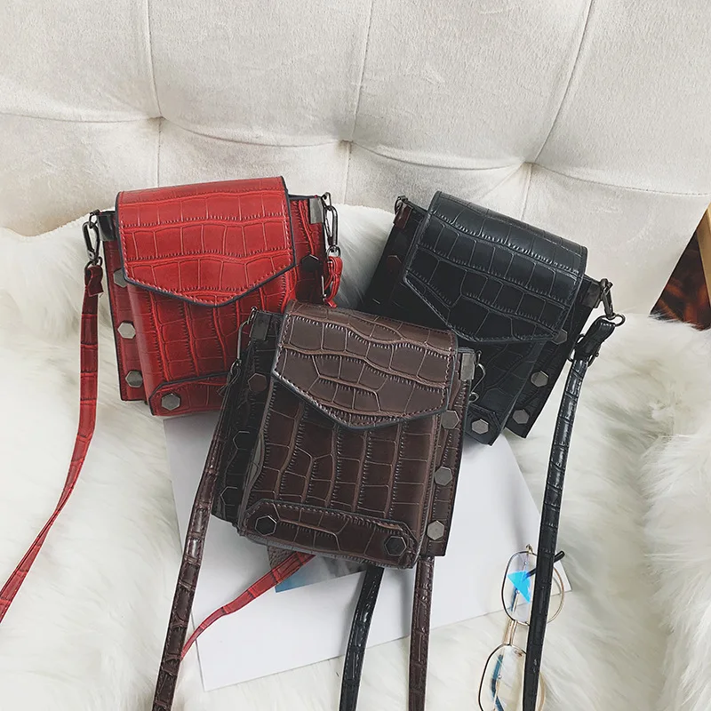 Women's Bag New Style 2018 Retro Rivet Shoulder Bag Fashion Small Square Bag Stone Pattern Hand Shoulder Bag Women's
Women's Bag New Style 2018 Retro Rivet Shoulder Bag Fashion Small Square Bag Stone Pattern Hand Shoulder Bag Women's