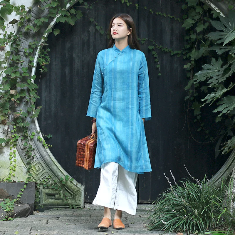 Original Literary Cotton Linen Double-Layer Collar Contrast Jade Fat Button Zen Color Slowly Blue Cheongsam Dress
Original Literary Cotton Linen Double-Layer Collar Contrast Jade Fat Button Zen Color Slowly Blue Cheongsam Dress