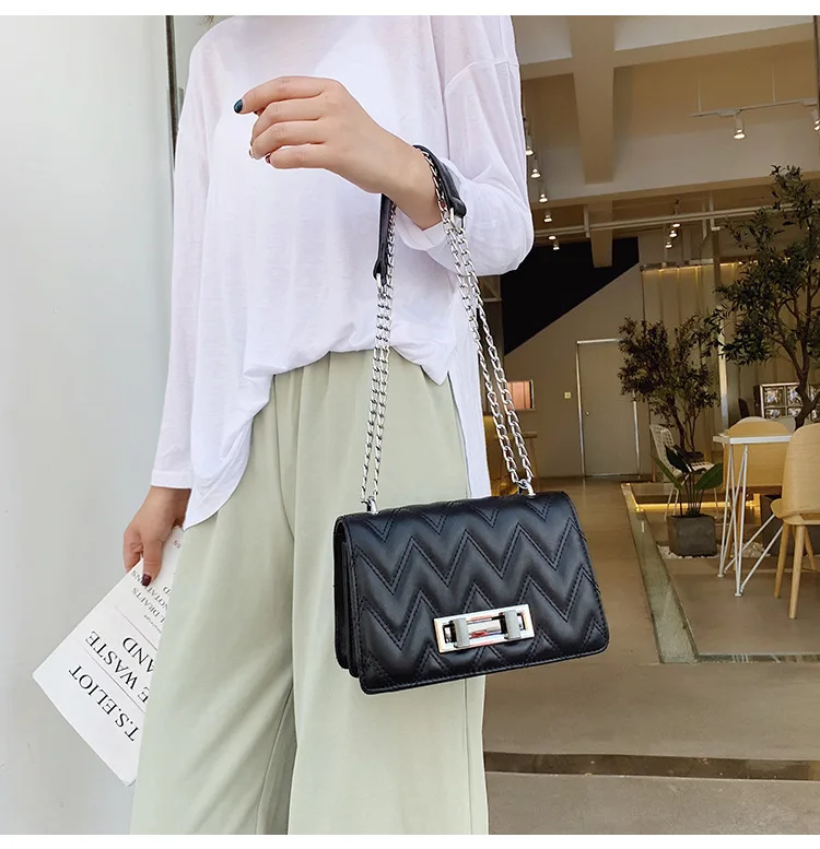 Woman 2019 new summer small fresh hand bag 100 lap small square bag chain quality feeling single shoulder oblique bag tide
Woman 2019 new summer small fresh hand bag 100 lap small square bag chain quality feeling single shoulder oblique bag tide