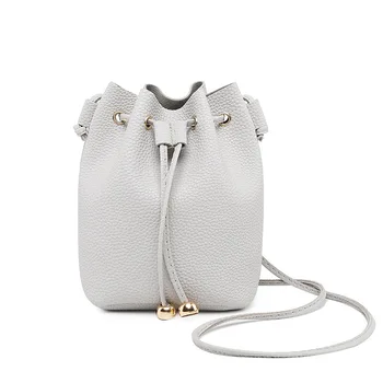 2020 New Bag Versatile Portable Bag Fashion Leisure Generous Bucket Bag Cross Body Korean Version Female Tote Bag Shopping Bags 
2020 New Bag Versatile Portable Bag Fashion Leisure Generous Bucket Bag Cross Body Korean Version Female Tote Bag Shopping Bags