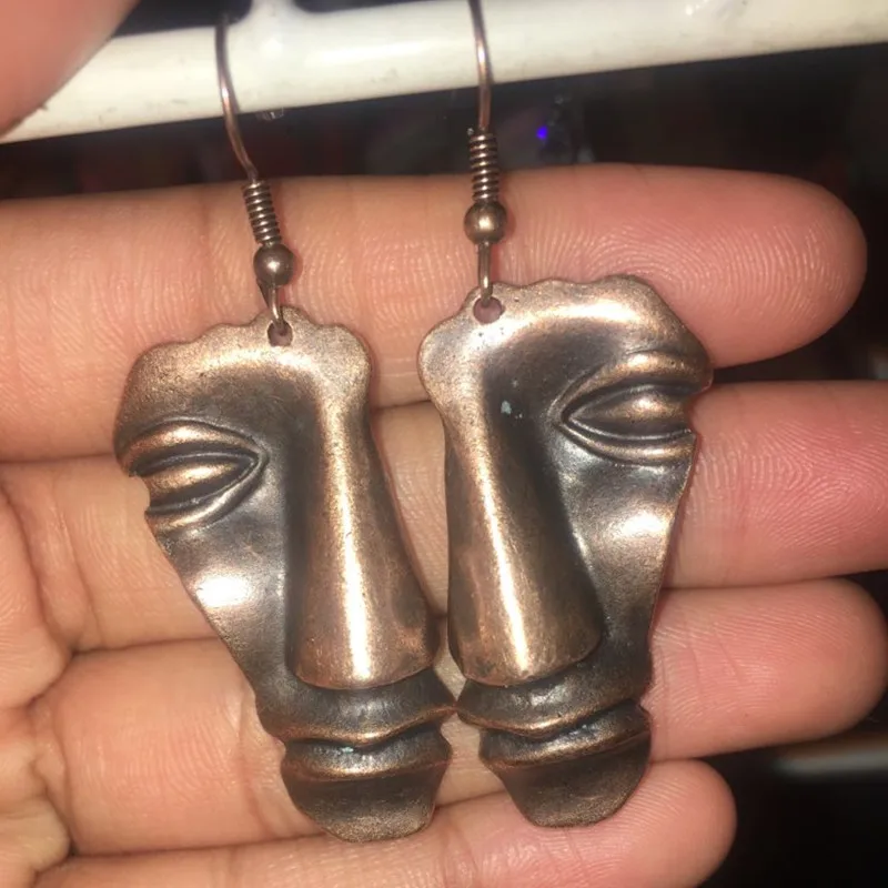 New Exaggeration Face Dangle Earrings Alloy Abstract Art Stone Art Bohemia People Face Earrings For Unisex Fashion Jewelry Gift
New Exaggeration Face Dangle Earrings Alloy Abstract Art Stone Art Bohemia People Face Earrings For Unisex Fashion Jewelry Gift