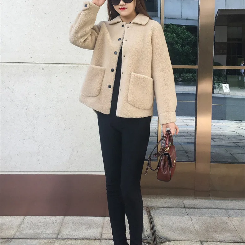 SY08 winter women 30% wool fur coat button warm jacket fake pocket sheep shearing girl fur coats lady short jacket overcoat
SY08 winter women 30% wool fur coat button warm jacket fake pocket sheep shearing girl fur coats lady short jacket overcoat
