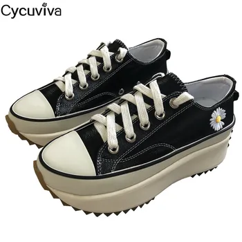 New Thick Sole Daisy Women Shoes Genuine Leather Black Platform Casual Shoes Woman Runway Outwear Sneakers Women Botas Mujer
New Thick Sole Daisy Women Shoes Genuine Leather Black Platform Casual Shoes Woman Runway Outwear Sneakers Women Botas Mujer