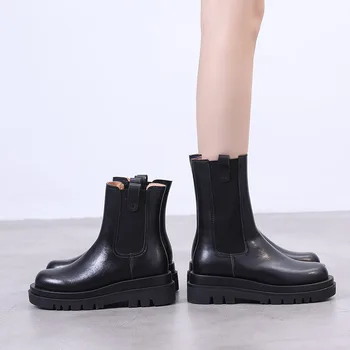 / winter 2020 new leather top Martin boots Korean fashion middle work clothes boots outdoor short boots women's shoes
/ winter 2020 new leather top Martin boots Korean fashion middle work clothes boots outdoor short boots women's shoes