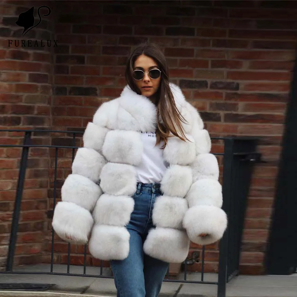 Fashion Women's New Whole Skin Natural Real Fox Fur Coats Thick Warm Russian High Quality Handmade Clothing Fur Coats Customized
Fashion Women's New Whole Skin Natural Real Fox Fur Coats Thick Warm Russian High Quality Handmade Clothing Fur Coats Customized